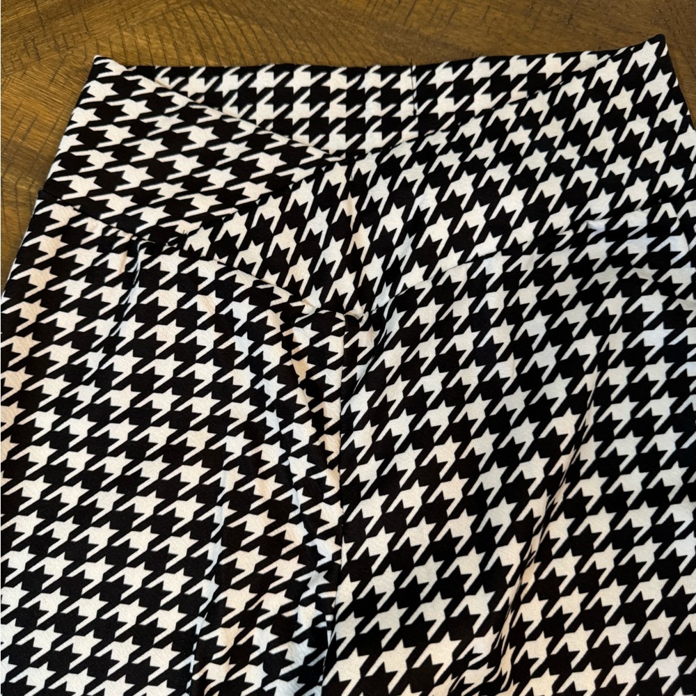 SHEIN Monochrome Houndstooth Cropped Pants NWOT - Picture 3 of 10